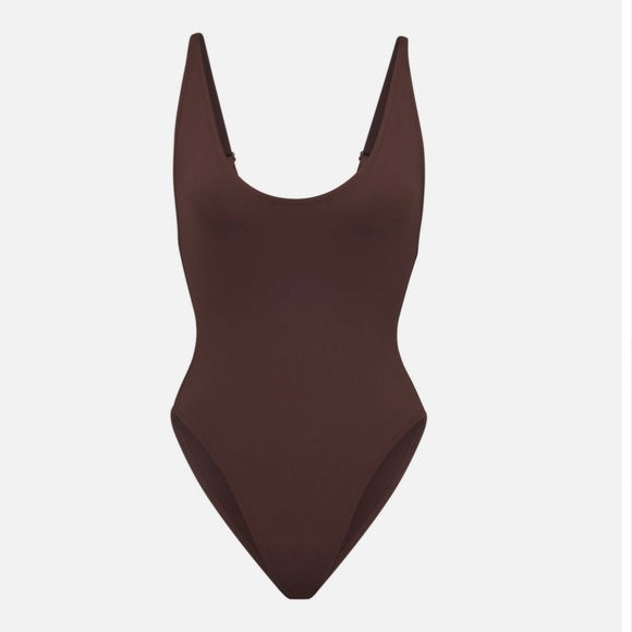 🤎SKIMS SWIM SCOOP NECK ONE PIECE SWIMSUIT IN COCOA XS L - Picture 3 of 5